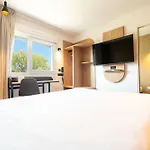 Akena Reims Otel Bezannes