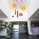 Akena Reims Otel 3*