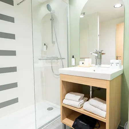 Hotel Akena Reims Bezannes 3*