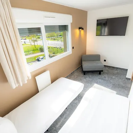 מלון Akena Reims 3*