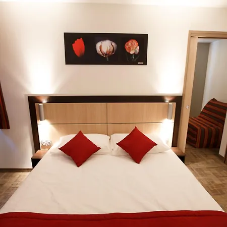 Akena Reims 3*