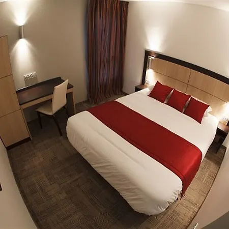 מלון Akena Reims 3*